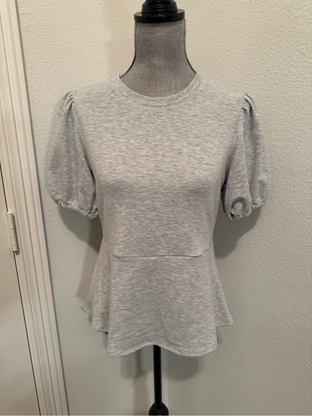 Cable & Gauge Light Grey Puff Sleeve Peplum Top